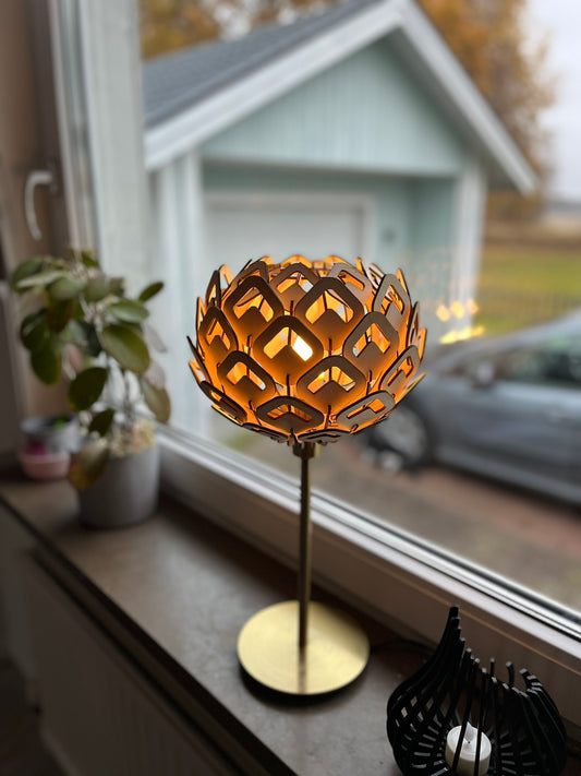 Scandinavian-Inspired Pine Cone Lamp Project